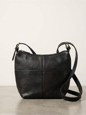 Vintage HUNT CLUB Black Genuine Leather Crossbody Bag 90s Minimalist